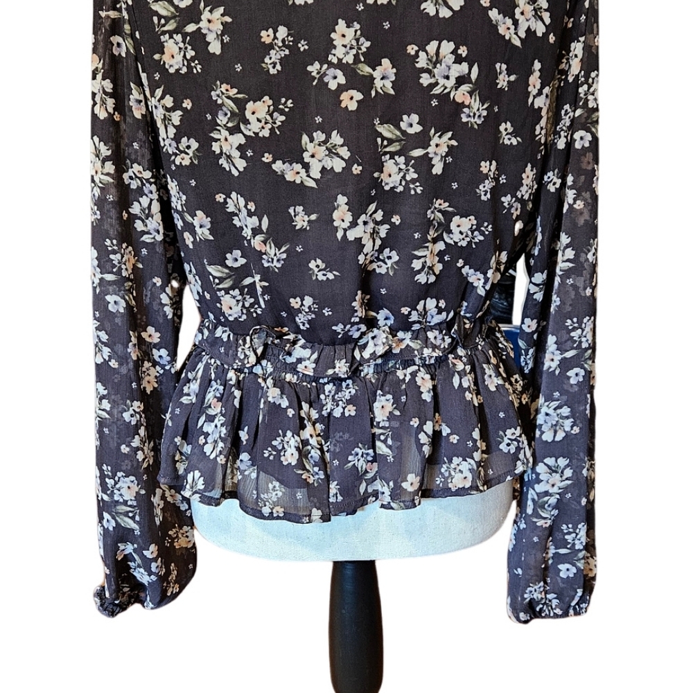 Aster Grey and Peach Floral Blouse - Picture 5 of 8